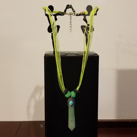 Green Aventuring Pave Crystal Pendulum Necklace - Picture 3 of 3